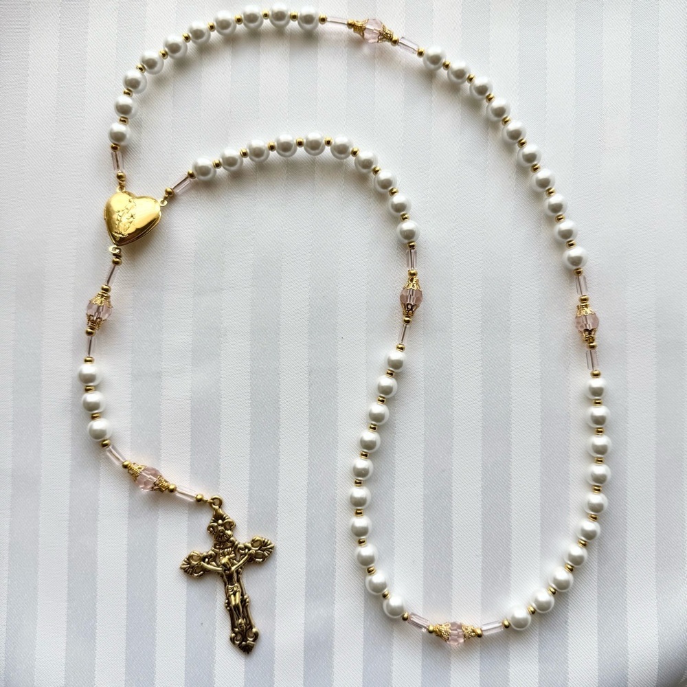Pearl Wire-Strung Heart Locket Prayer Rosary